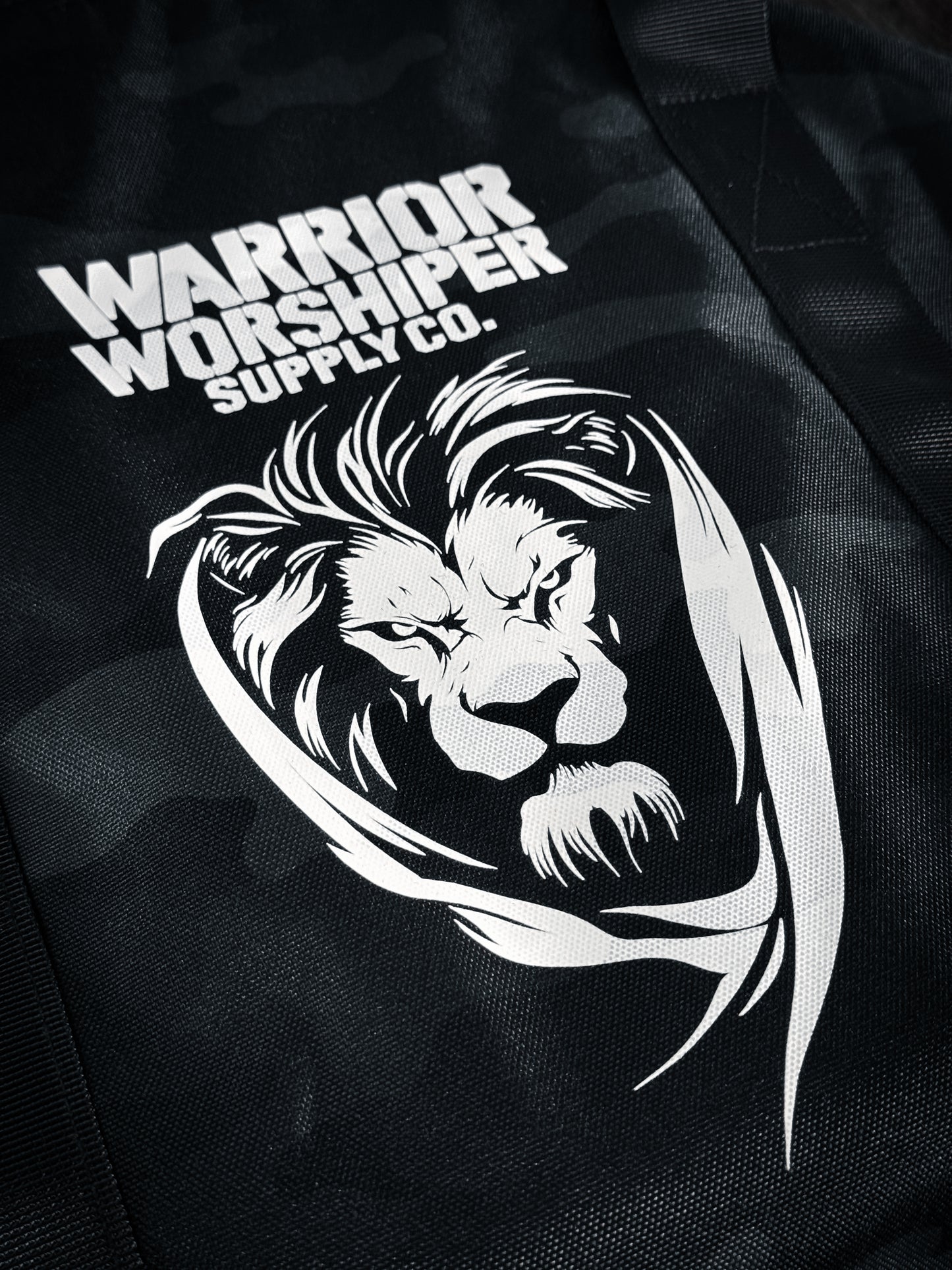 SGT LION DARK CAMO "EVERYDAY" DUFFEL BAG