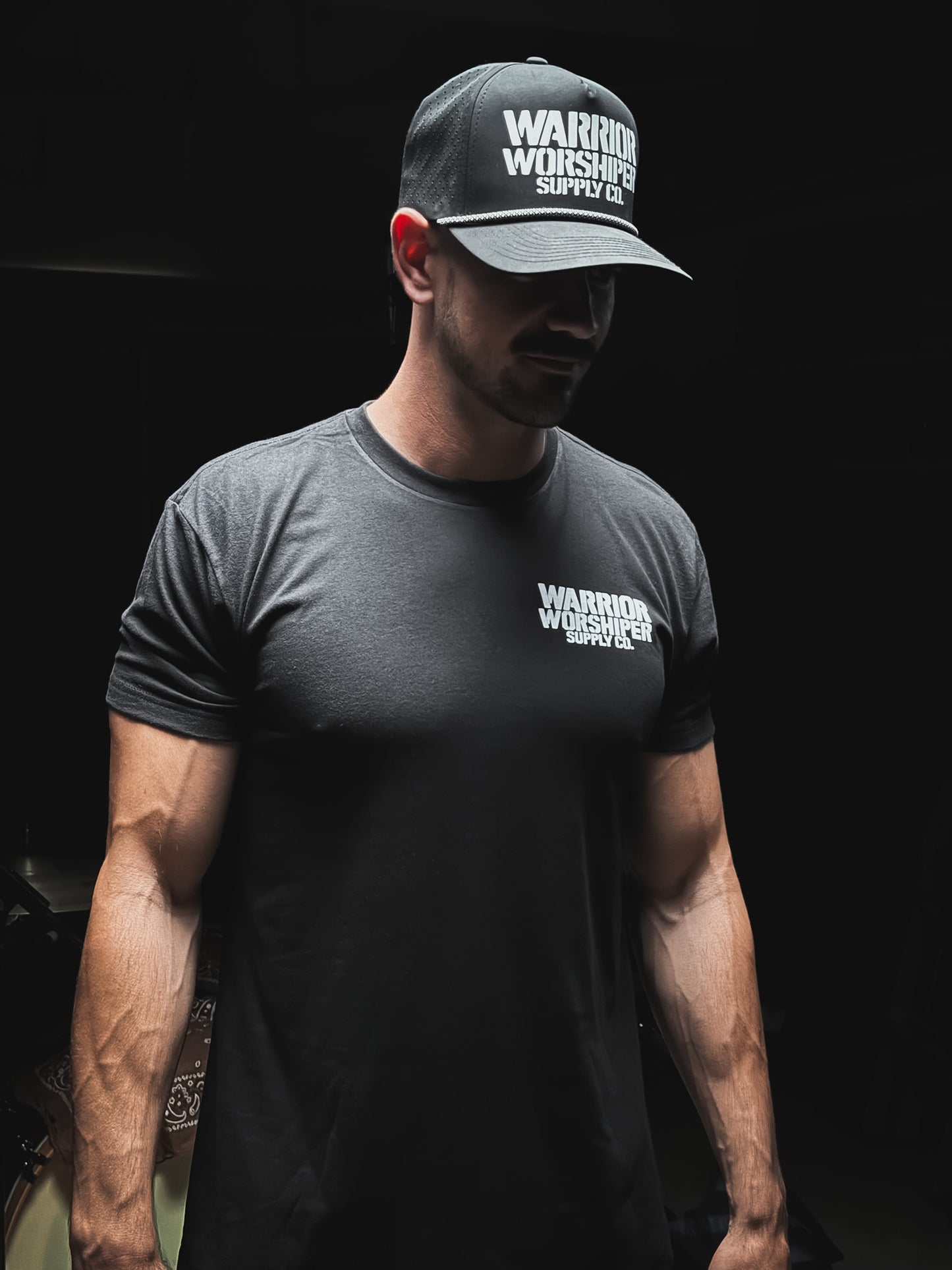STANDARD ISSUE SGT LOGO TEE