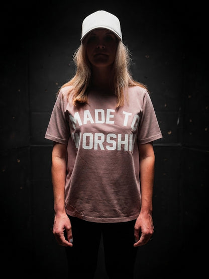 [NEW] WOMAN - MADE TO WORSHIP HEAVY 7.1 oz TEE IN FADED PINK