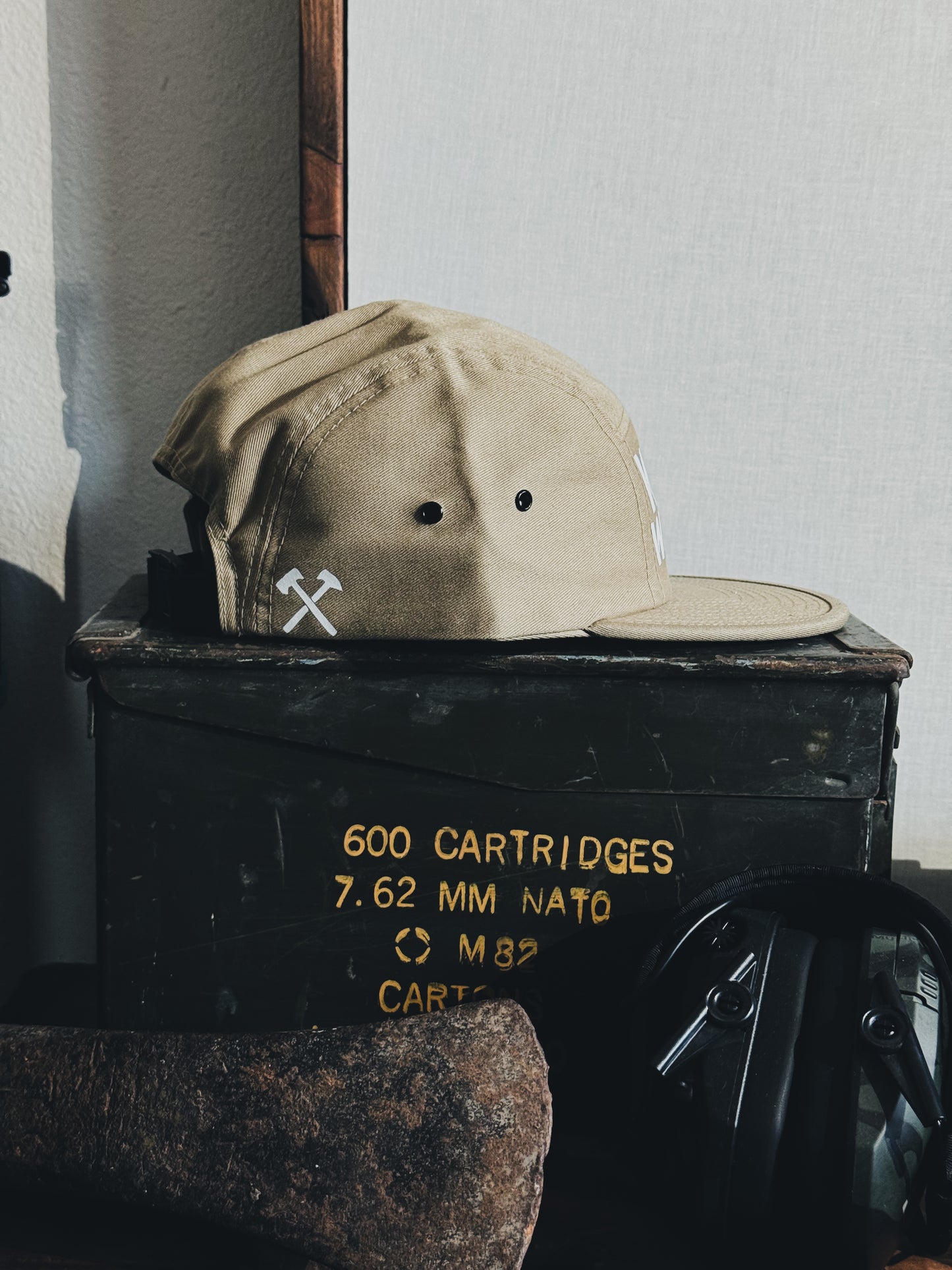 SGT LOGO INFANTRY ISSUE 5 PANEL HAT IN TAN