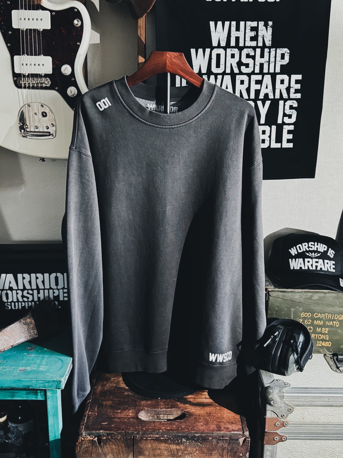 WORSHIP IS WARFARE V1 "PREMIUM" FADED BLACK CREW NECK - RELAX FIT [LIMITED]