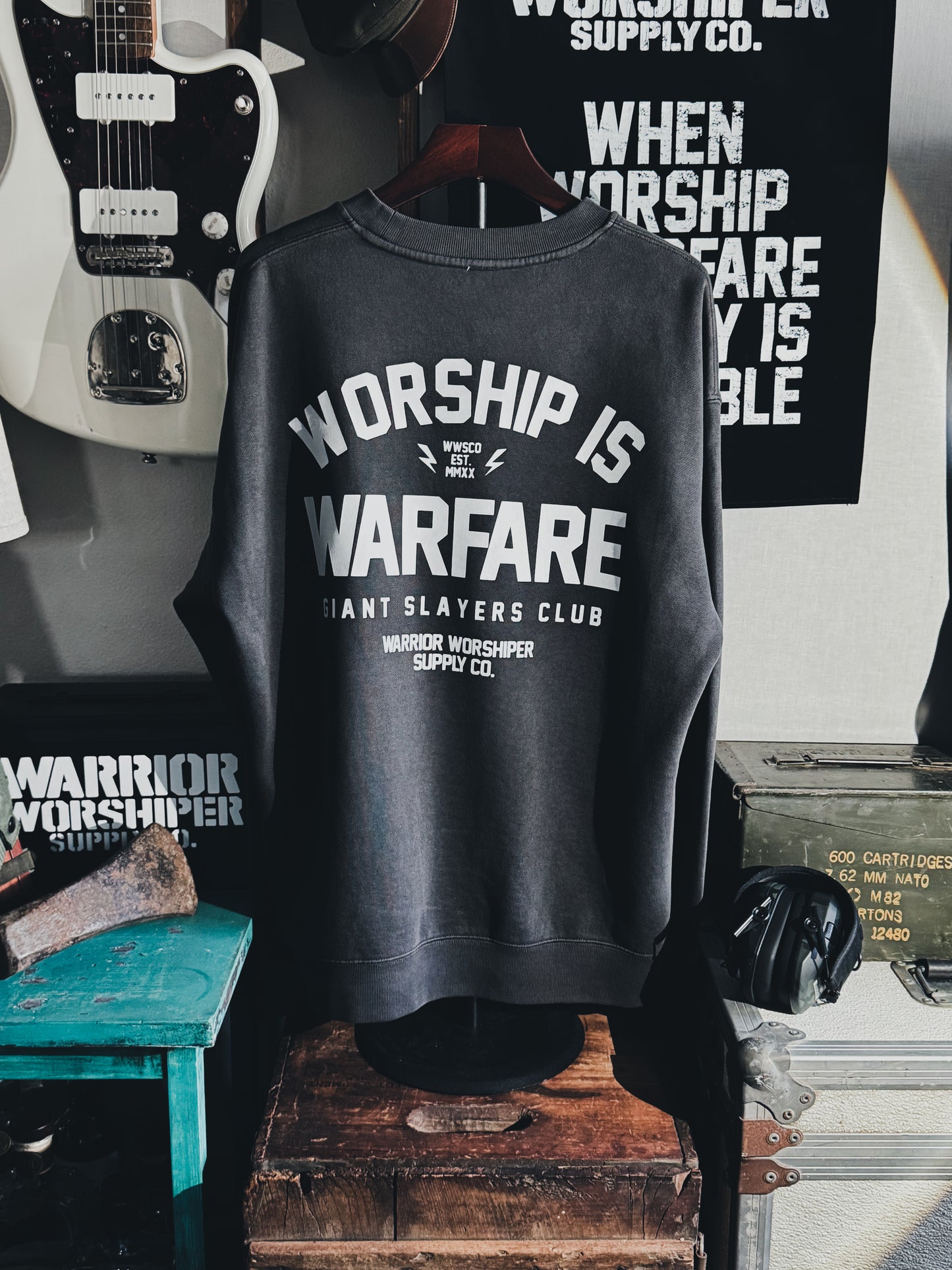 WORSHIP IS WARFARE V1 "PREMIUM" FADED BLACK CREW NECK - RELAX FIT [LIMITED]