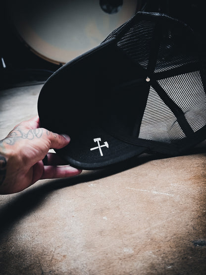 COWBOY CROSS & BOLTS - TRUCKER