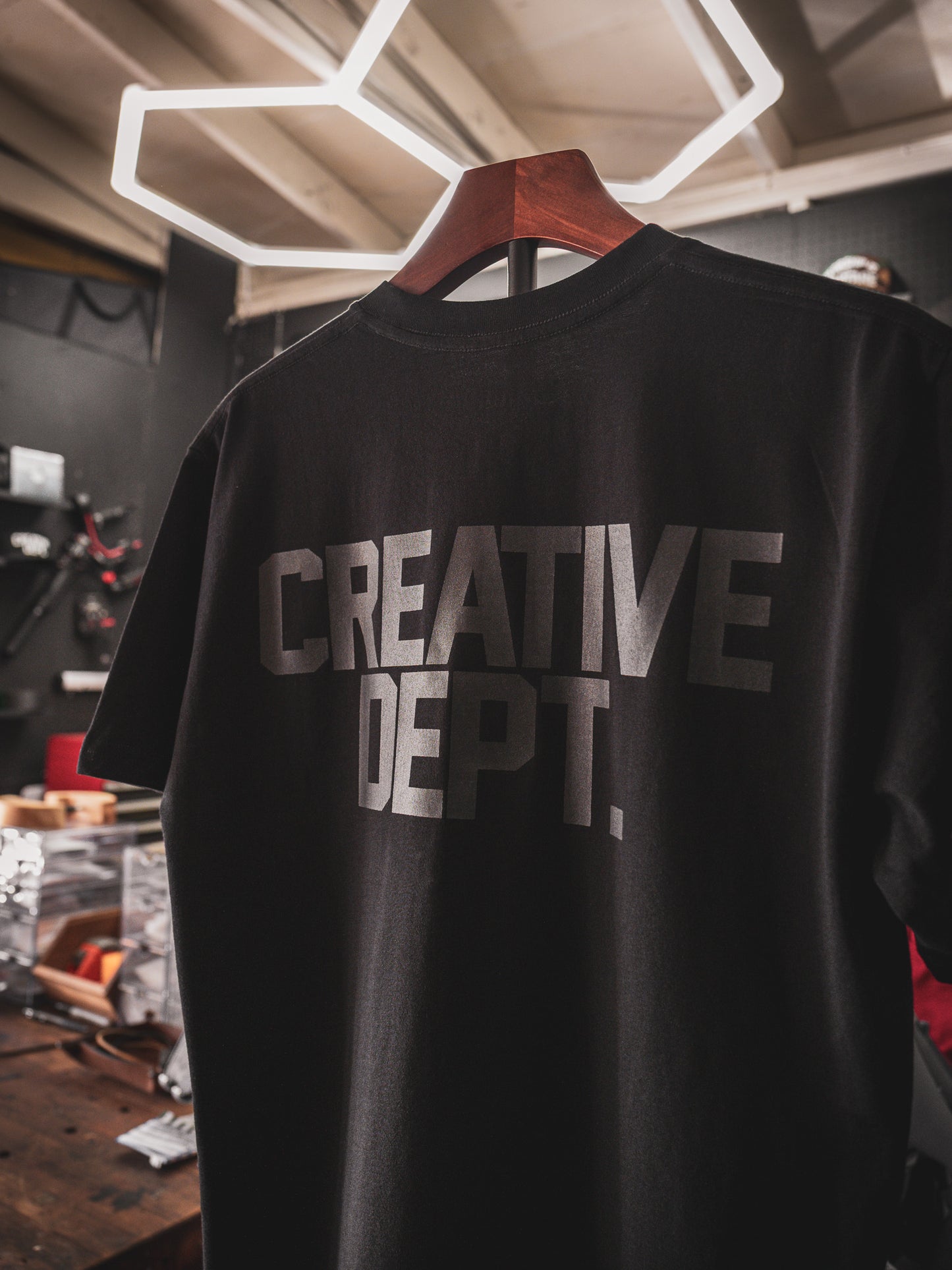 [NEW] CREATIVE DEPT. BLACKOUT "PREMIUM" KGDM CREW TEE