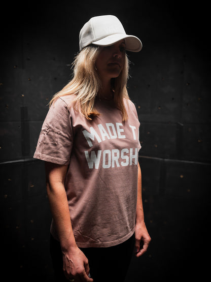 [NEW] WOMAN - MADE TO WORSHIP HEAVY TEE IN FADED PINK 7.1 oz